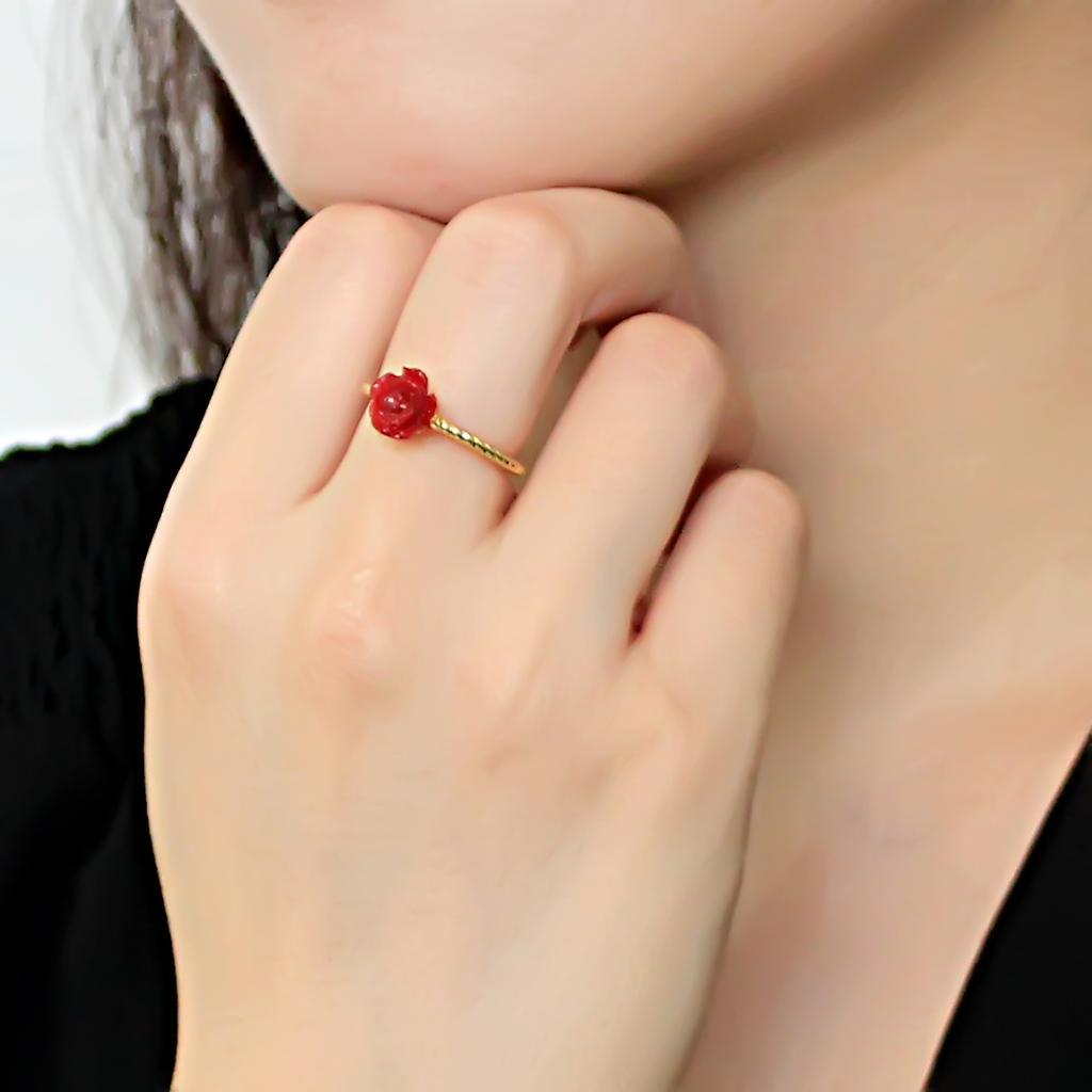 3W1498 - Gold Brass Ring with Synthetic Synthetic Stone in Siam-4