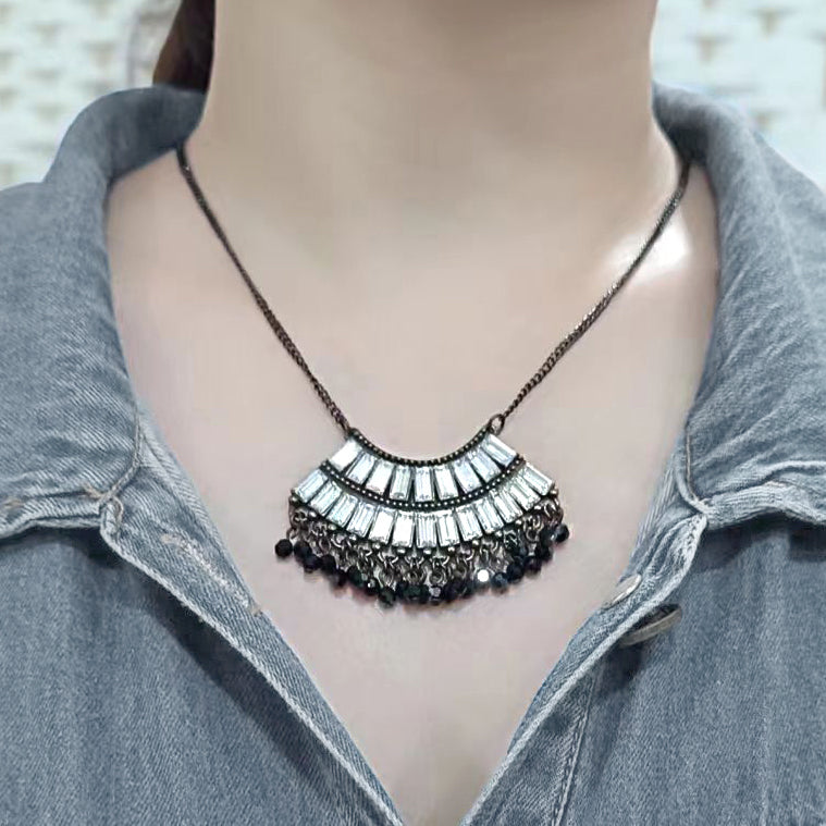 LO4772 - Antique Tone Brass Chain Pendant with Top Grade Crystal in Clear-2